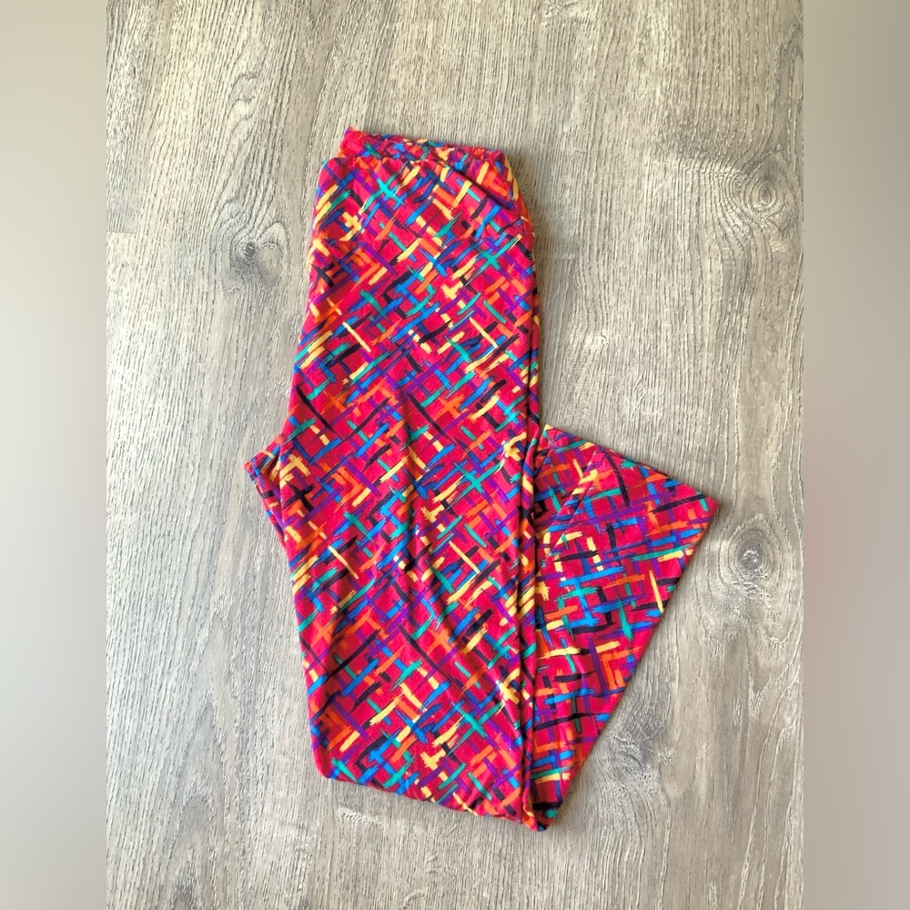 LuLaRoe Geometric Leggings Women's Tall & Curvy (12-16)